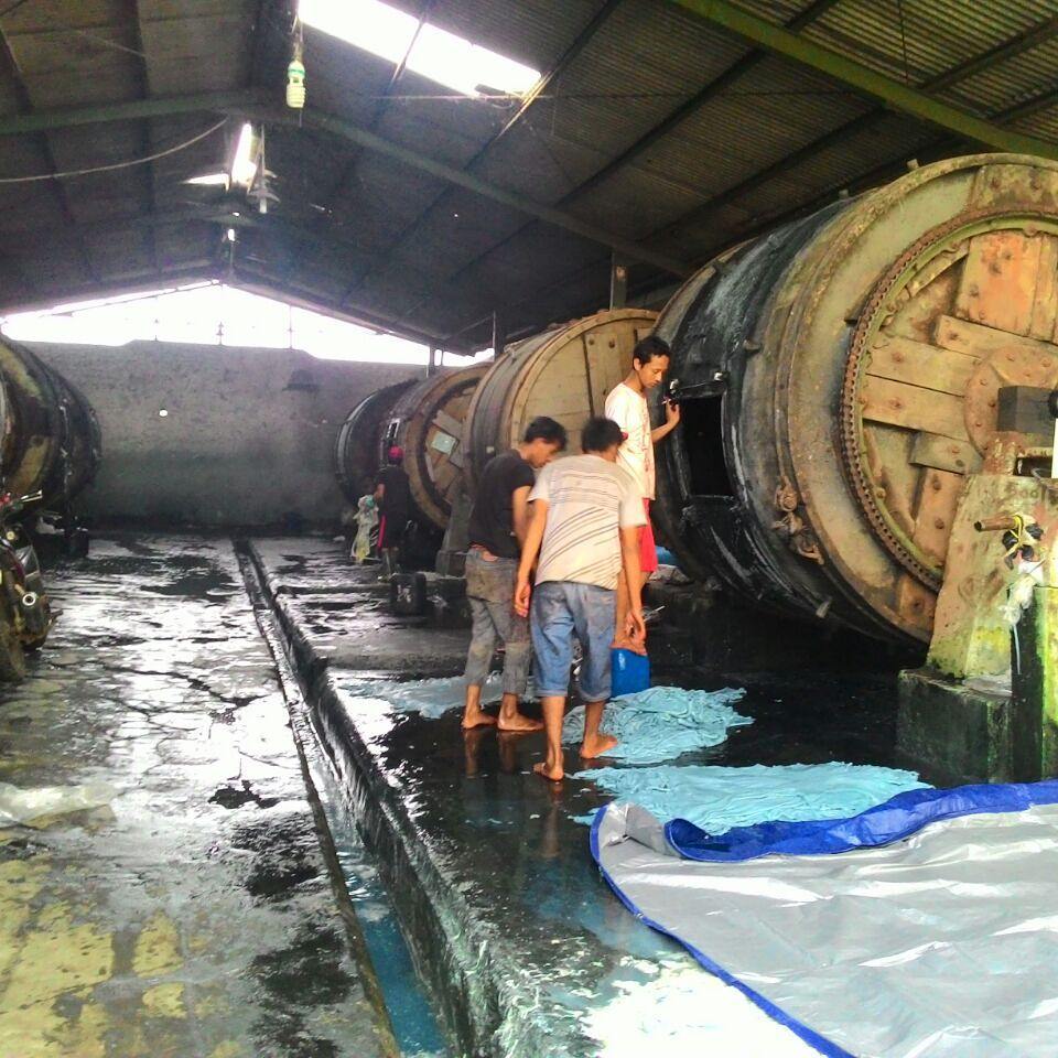 PENGRAJIN KULIT GARUT