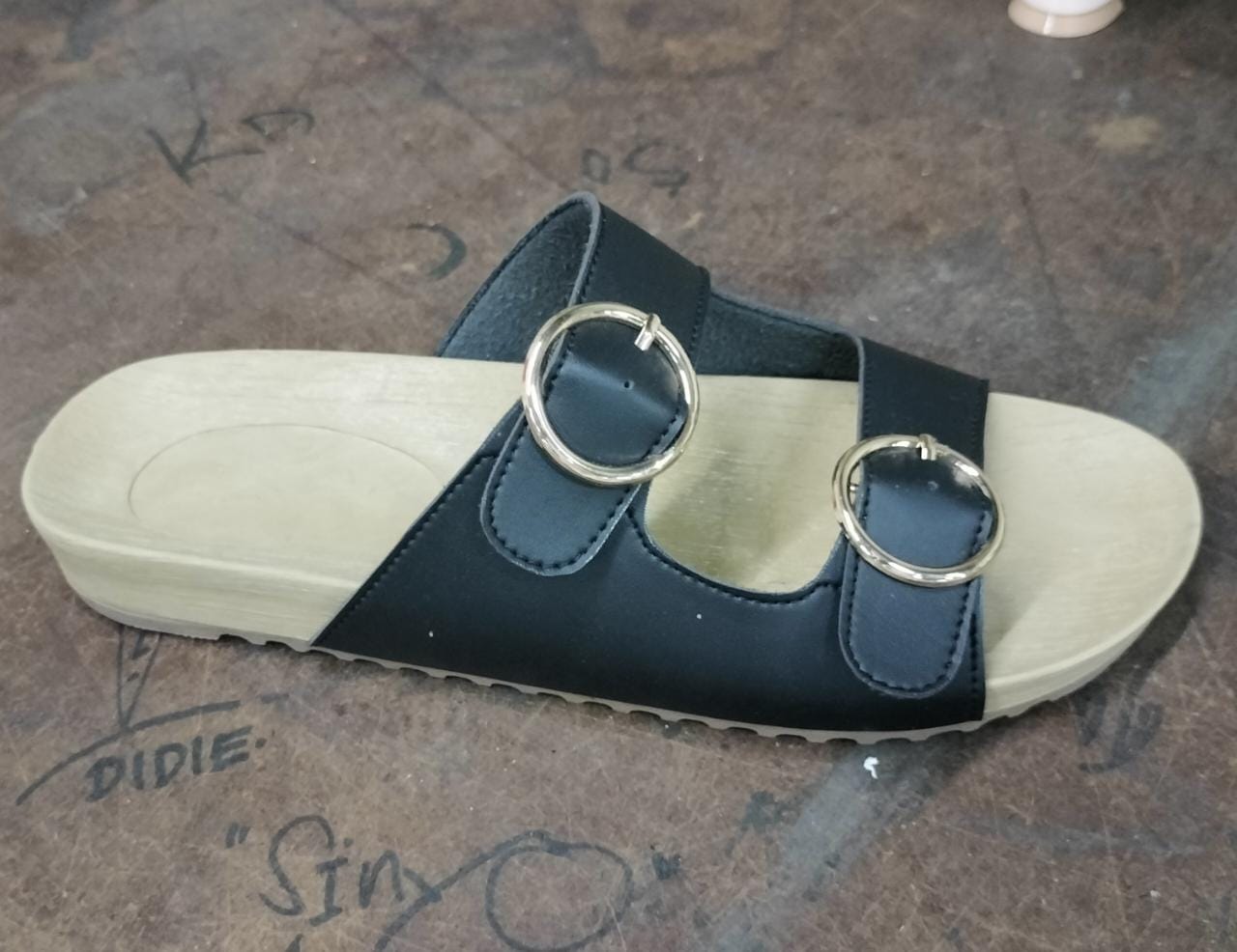 SLOP SANDAL